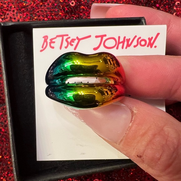 🌈Betsey Johnson Rainbow 🌈 Lips Ring-SZ 7.5-NWT - Picture 5 of 11